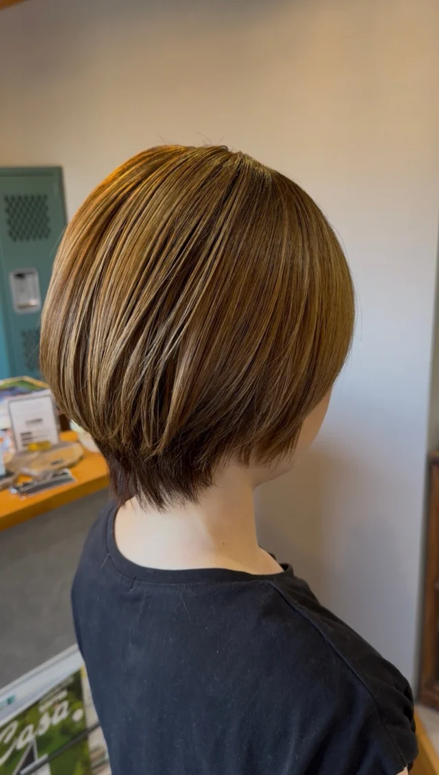 Short Bob .

乾かすだけでもまとまりやすい大人ショート

女性らしい柔らかさを残しながら横顔まで綺麗に見えるシルエットに。

お客様の雰囲気やライフスタイルに合わせてヘアスタイルをご提案させていただきます

 ーーーーーーーーーーーーーーーーー

enn hair salon
三重郡菰野町福村136-3

定休日月曜日+不定休

ーーーーーーーーーーーーーーーーー