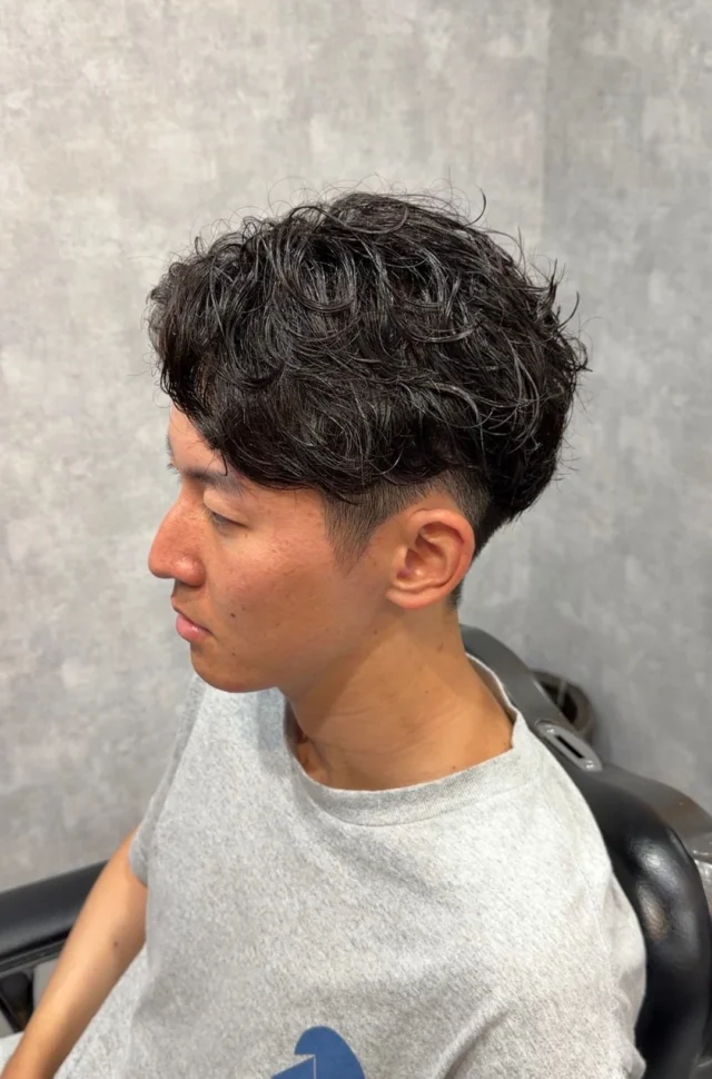 Cut & Perm .

ニュアンスパーマで自然な毛流れと
動きをつけて、ナチュラルだけど決めすぎなくて抜け感あるカッコいいスタイルに👌

ennではお客様1人ひとりに合わせた薬剤選定で
安心安全なスタイルづくりをさせていただいております。
しっかりとカウンセリングさせていただき、ライフスタイルやお悩みなど寄り添ったご提案をさせていただきます🫡
是非、お気軽にご相談ください！

 ーーーーーーーーーーーーーーーーー

enn hair salon
三重郡菰野町福村136-3

定休日月曜日+不定休

ーーーーーーーーーーーーーーーーー