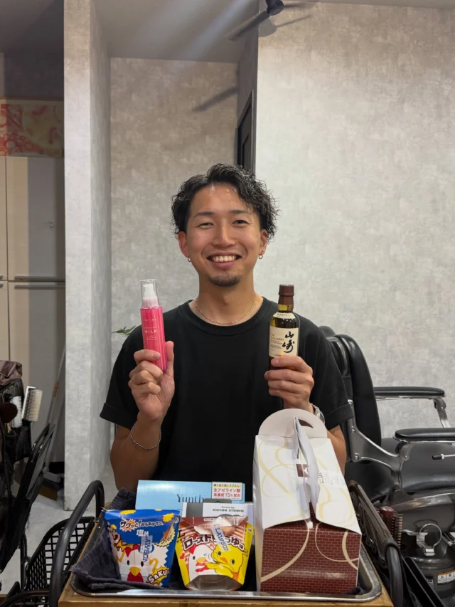 9/10は彼の誕生日です🎂
彼はプレゼント喜んでくれていました🙋‍♀️
そして顔が乱れてしまいました🙋‍♀️

ーーーーーーーーーーーーーーーーー

enn hair salon
三重郡菰野町福村136-3

TEL 059-324-8719
定休日月曜日+不定休

ーーーーーーーーーーーーーーーーー